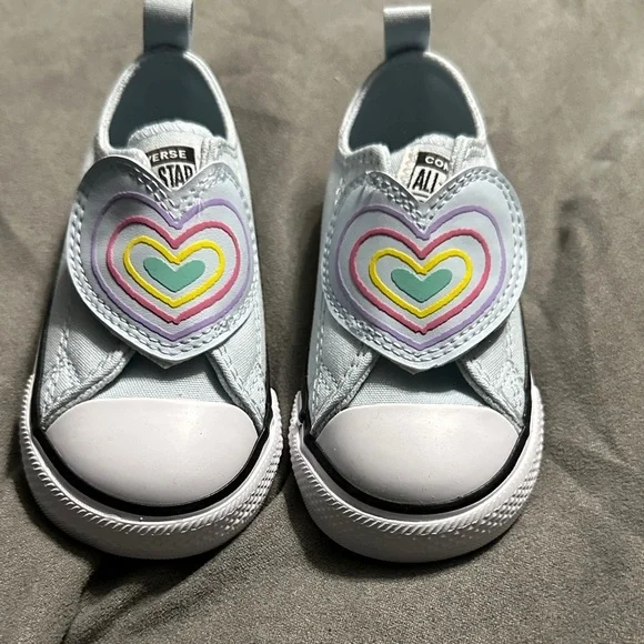 Converse Light Blue One Strap Heart Sneakers size 6 toddlers New in Box - Picture 1 of 6